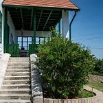Tervey-villa Apartamento Révfülöp