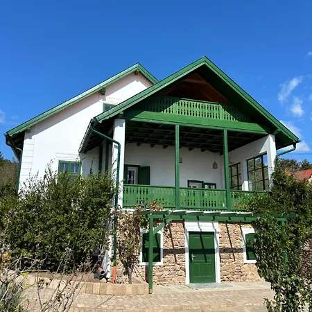 Tervey-villa Révfülöp